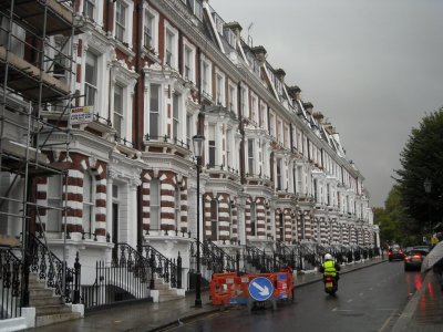 Typický Londýn, včetně počasí (Campden Hill Road, Kensington)